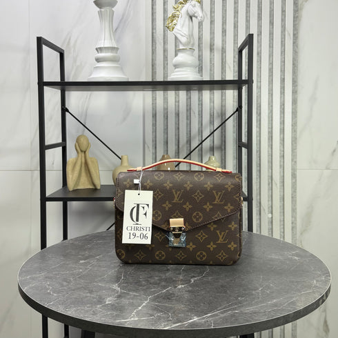 Louis Vuitton Pochette Métis