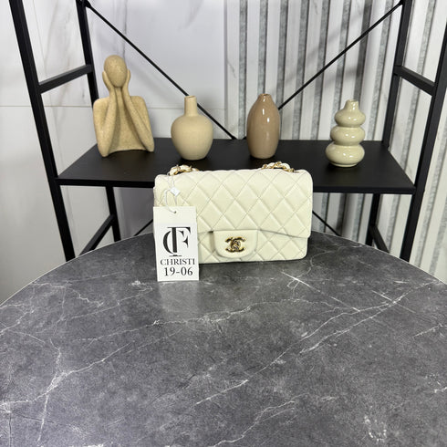 Chanel Classic Flap Medium