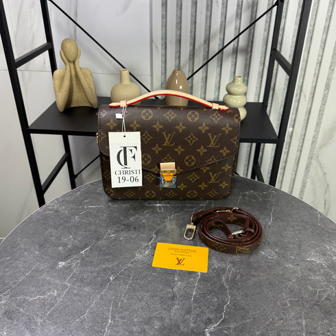 Louis Vuitton Pochette Métis