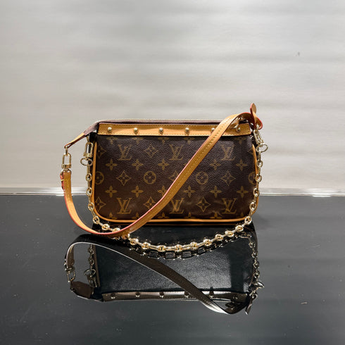 Louis Vuitton Pochette