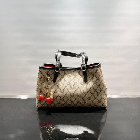 Gucci Emblem medium tote bag