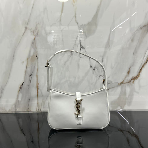 Yves Saint Laurent Le 5 A 7