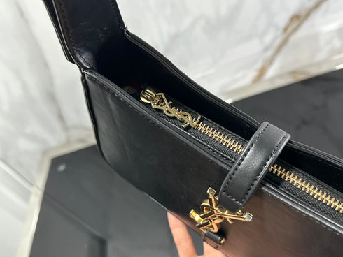 Yves Saint Laurent Le 5 A 7