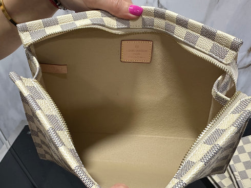 Louis Vuitton νεσεσερ